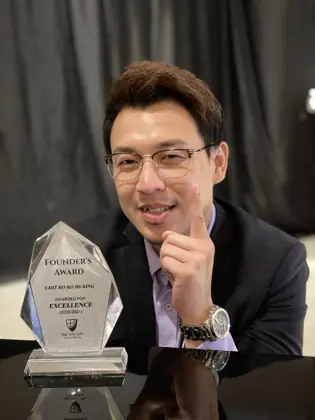 Chit Ko Ko Hlaing with the Founder's Award